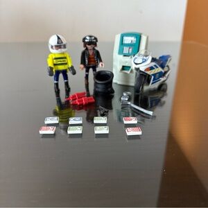 Playmobil City Action Bank Robber Chase Set 70572